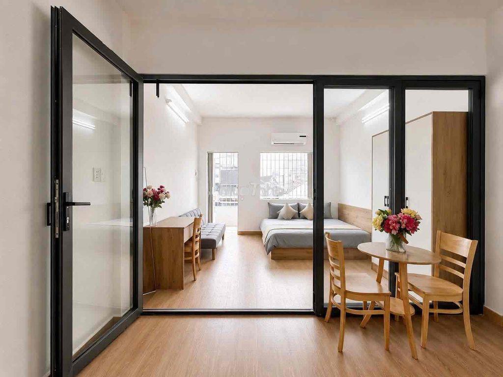 Cho thuê căn hộ giá rẻ ngay cách mạng tháng 8, tách bếp, balcon thoáng - 2