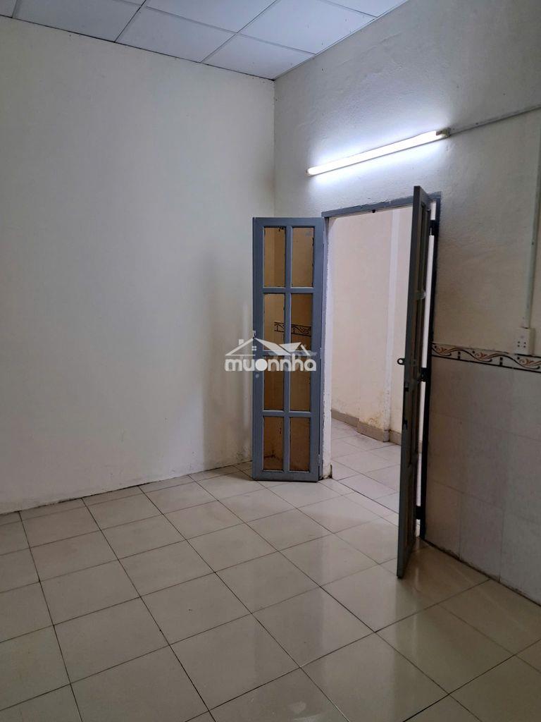 Cho thuê nhà nguyên căn có sân vườn – quận 6 - 3
