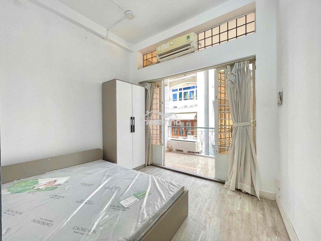 Chdv ban công tách bếp ngay ngã tư phú nhuận đầy đủ nội thất - 2