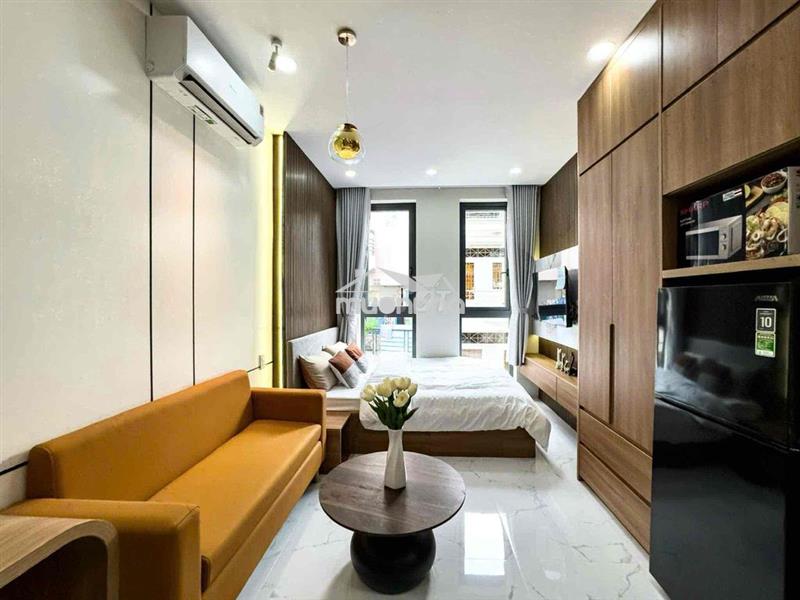 Căn hộ ban công full nội thất_ngay vòng xoay hùng vương_nguyễn văn cừ