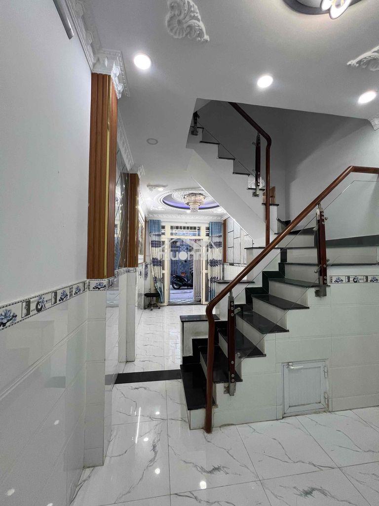Nhà nguyên căn gần ubnd huyện hẻm ô tô 4pn giá 8tr - 2