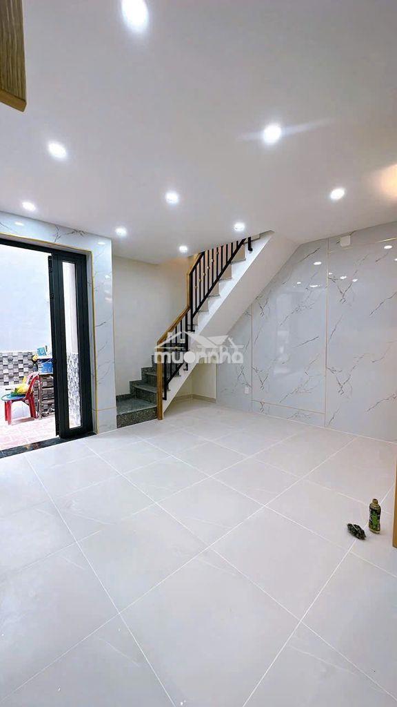 Nhà đẹp q4- 2 tầng- 5x6m- ko qh- chỉ 3 tỷ nhỉnh - 3