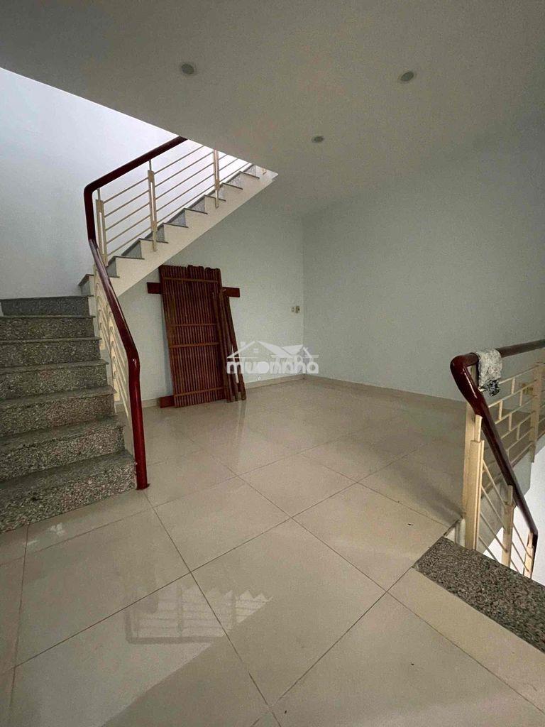 Nhà đẹp q4 tphcm