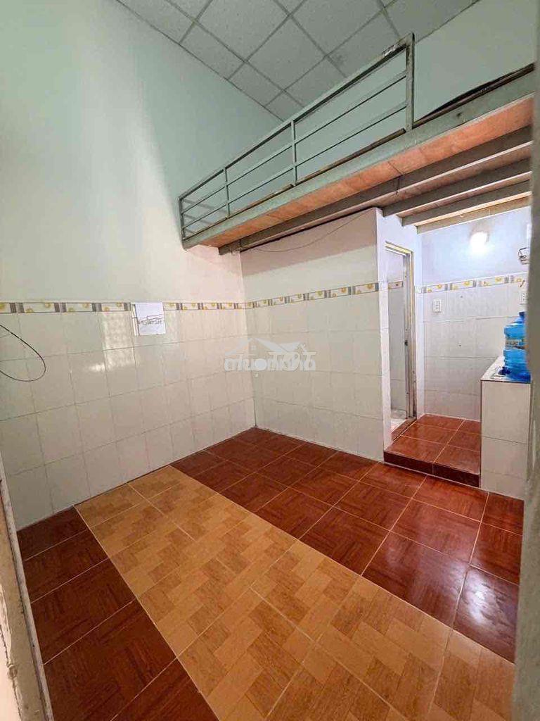 Phòng trọ 2.7tr/1phong hẻm lê văn việt ltmy q9