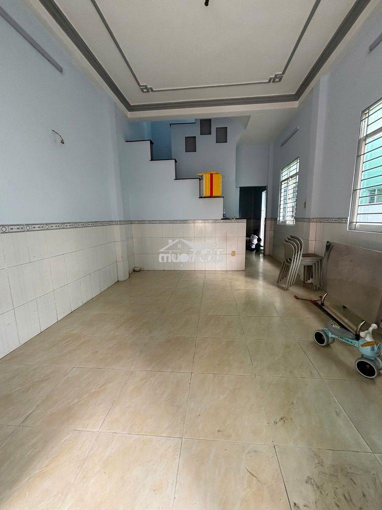 Nhà hẻm xe tải lạc long quân, trệt 2 lầu 3pn 3wc 4x10m 13tr