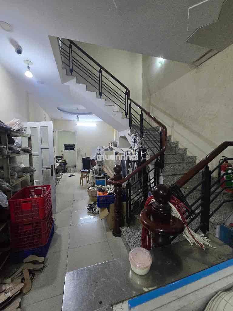 Kho ở sản xuất - 180m2(7x26) - 3 tầng - hxt - 6phòng - giá êm sổ đẹp - 2