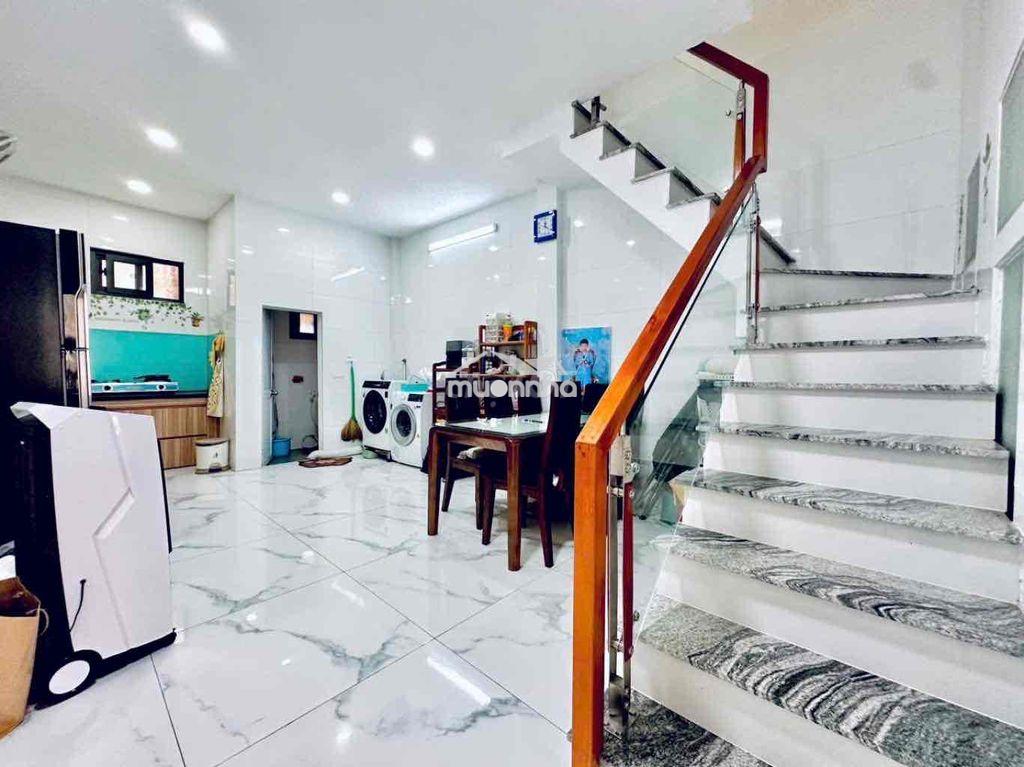 Ngay emart phan huy ích - 52m2 - 2 tầng - tặng full nội thất - 3