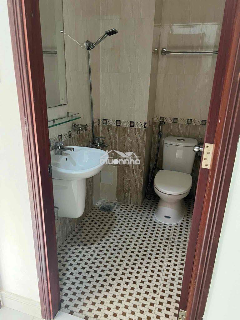 Chính chủ cho nữ thuê phòng ban công, phòng máy lạnh thoáng mát (ngay