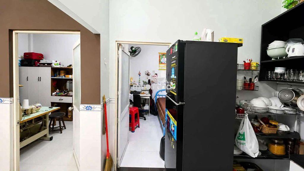 Nhà ngã tư ga 55 m2 chỉ 2,x tỷ  - 4