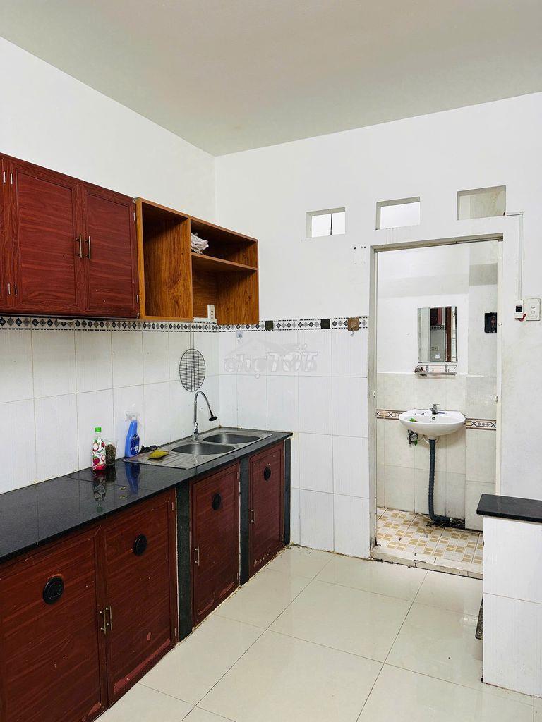 Chỉ 4 tỷ nhỉnh, 44m2, hẻm thông nguyễn sơn, nhà mới 2 tầng kiên cố - 2