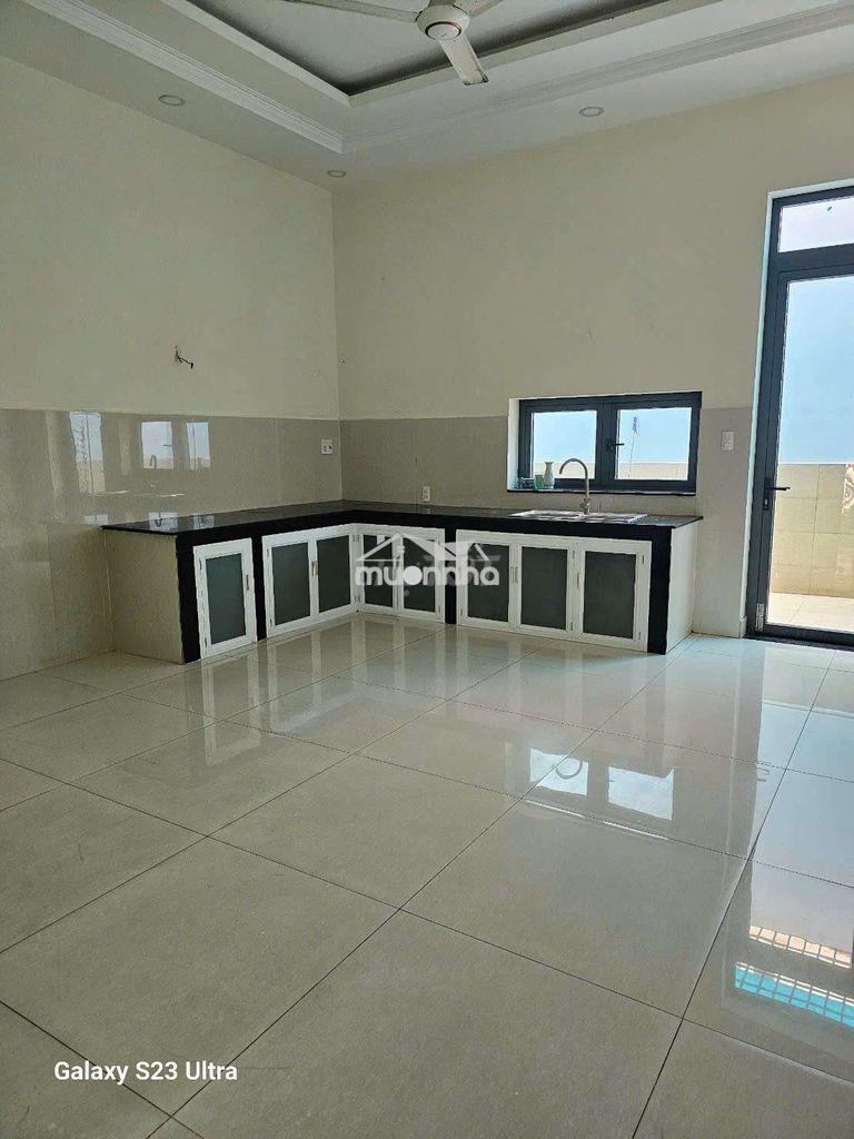 Nhà mới .nhà phố kdc hiệp thành city .vi trí đẹp,5pn 5wc.làm vp,olie