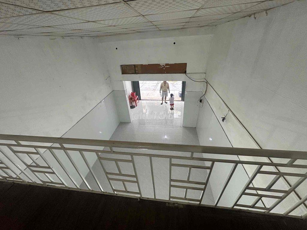 Cho thuê nhà 1 trệt + 1 gác lửng - 2
