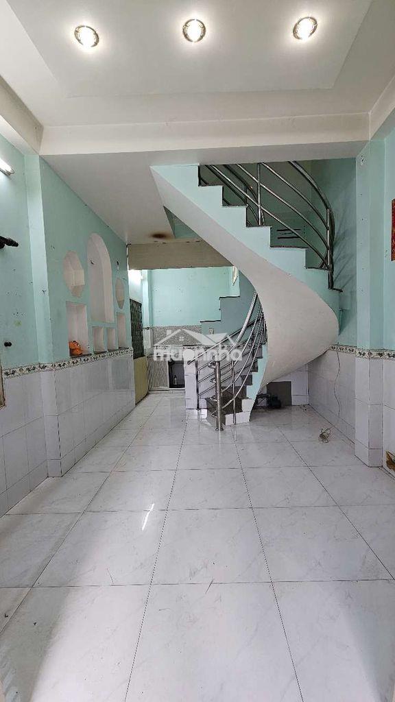 Nhà thuê 3 lầu hẻm ba gác  1 xẹc - 2