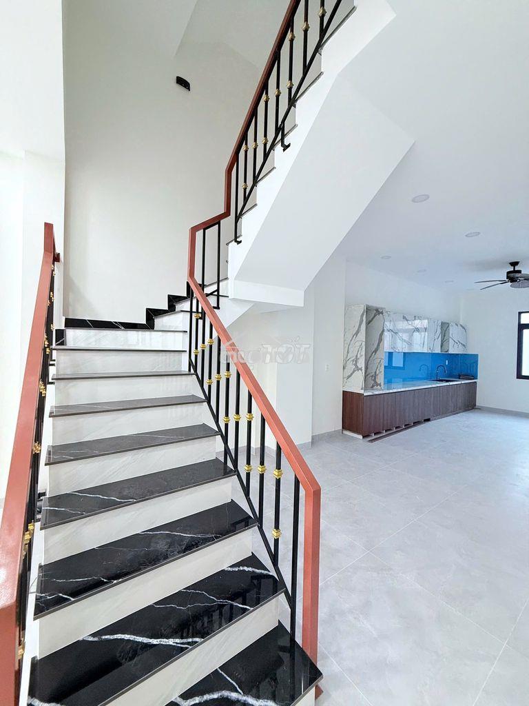 Bán nhà mới xây hxh, 4x20m, tô ký, đông thạnh, tp. hcm