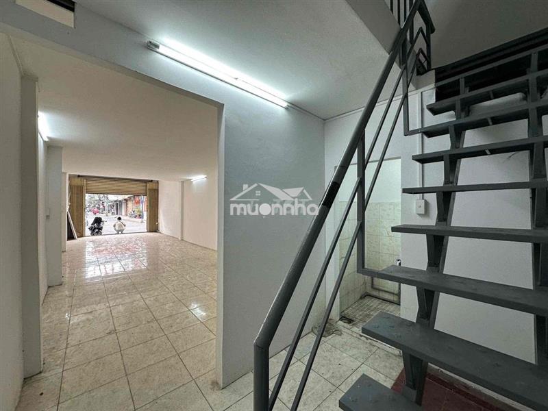 Cho thuê nnc 1 trệt 2 lầu| 4x15m| mt lạc long quân | gần chợ tân bình