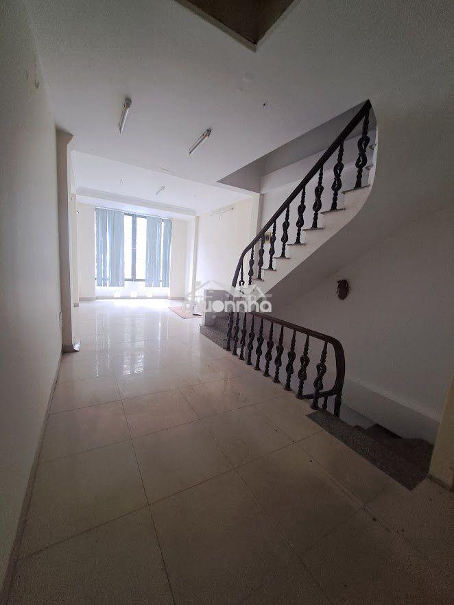 Nhà ngõ 100 đường hoàng quốc việt, dt 45m2 x 5 tầng - 18 triệu/tháng - 2