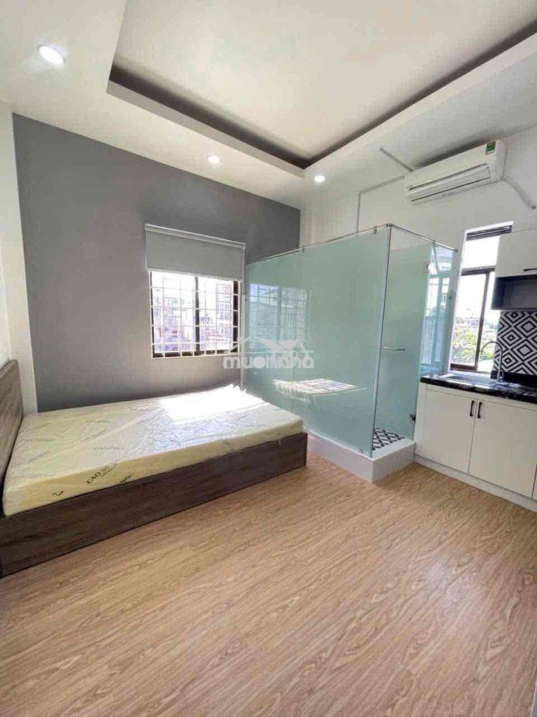 Phòng cửa sổ thoáng full nội thất
