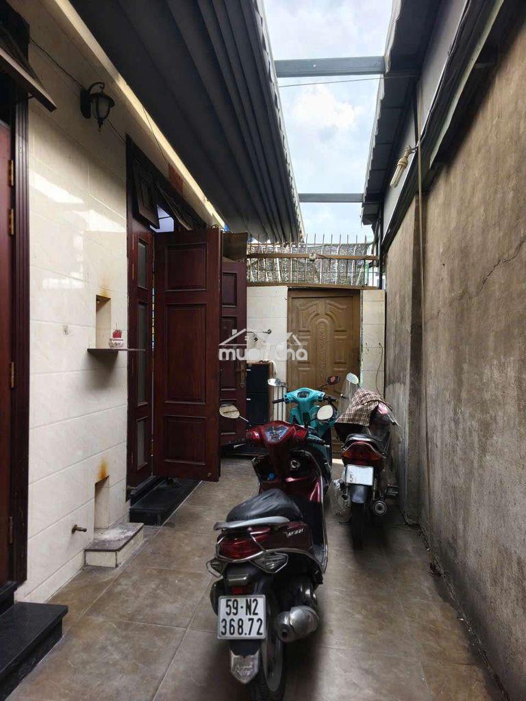 Nhà ngay chợ thủ đức, 54m2 1trệt 1lầu 4pn 2wc ở gia đình, nhóm bạn