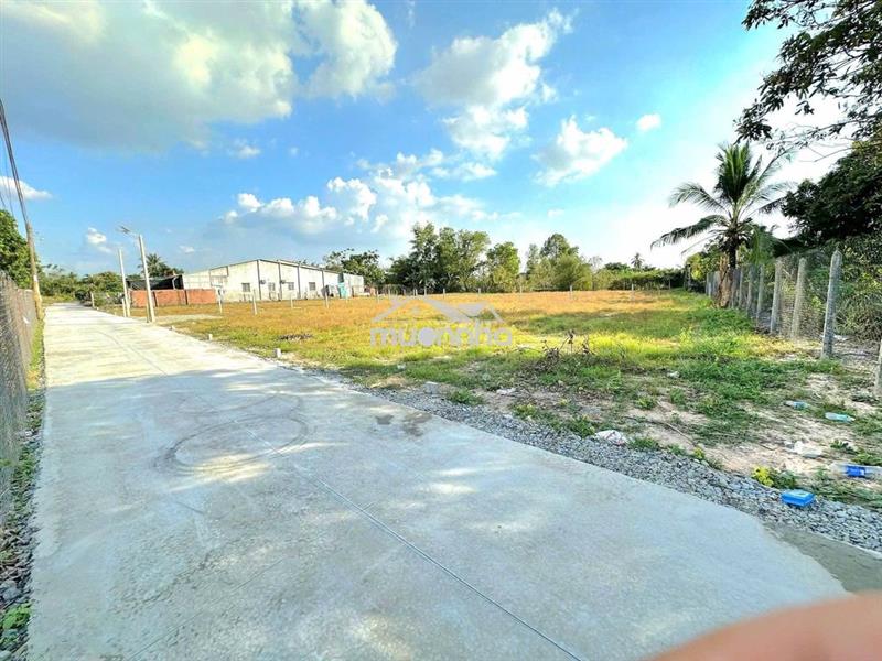Bán lô đất ngang 8m, kcn trảngbàng 690tr - đường qh 16m - 200m2 thổ-sh
