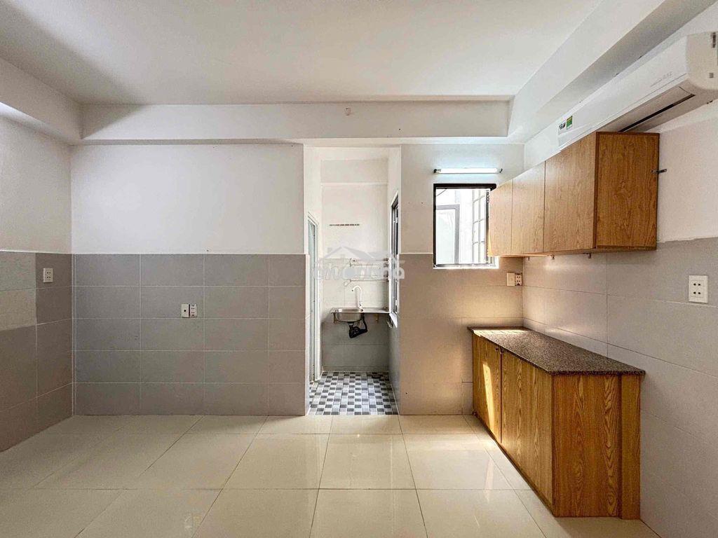 Cho thuê phòng cửa sổ sạch sẽ sẵn máy lạnh gần đại học công thương - 3