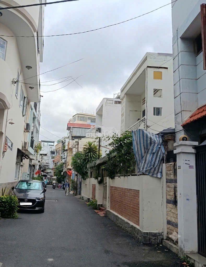 Ngang lớn bề thế - nhà 2 tầng x 68,6m² - hẻm 2xh ra đường bạch đằng.