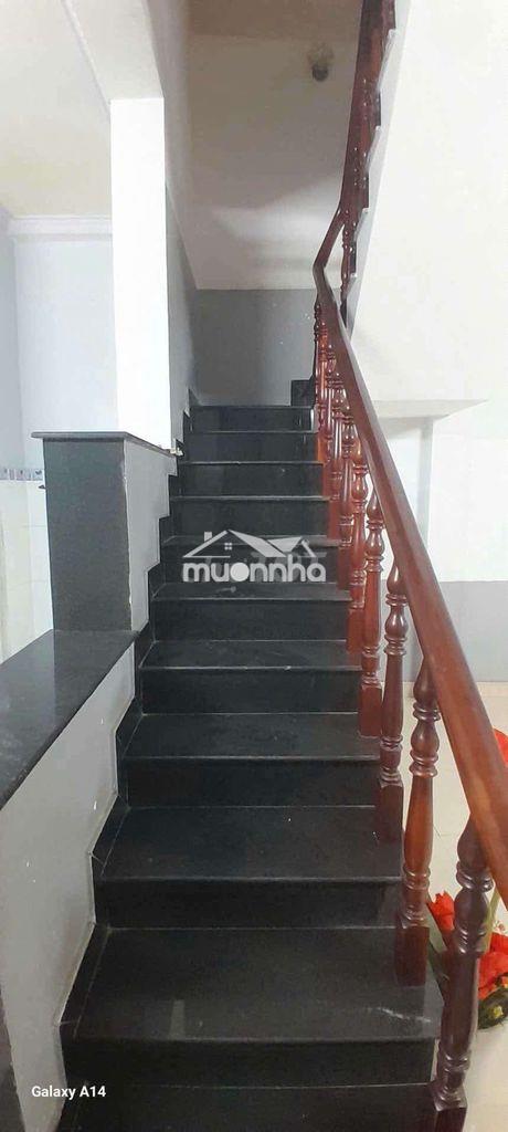 Nhà lầu gần chợ dĩ an 1 đường xe hơi giá 6 triệu - 2