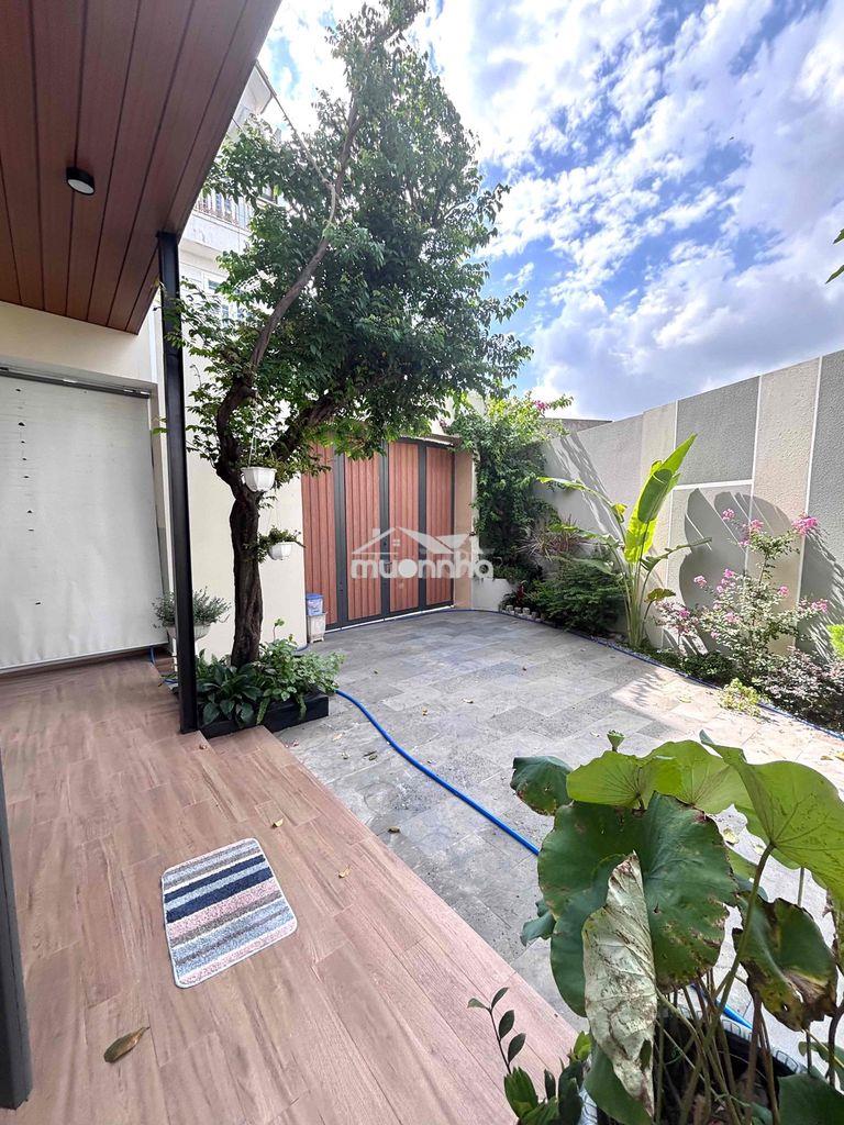 Nhà vườn hiện đại cạnh vimcom lê văn việt  dt 200m2 - 2
