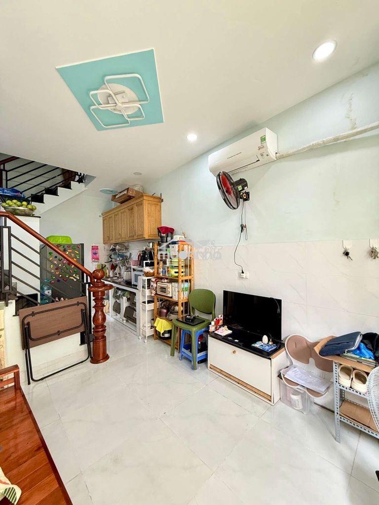 Nhà nhỏ dành cho 3 thành viên giáp q1 ngay võ duy ninh 20m2_2t nở hậu
