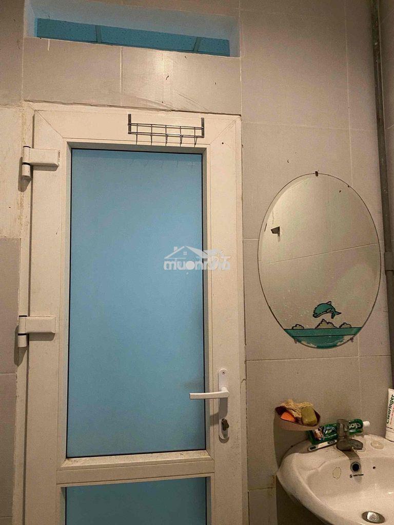 1 phòng tầng 1 view đẹp, ban công rộng mặt tiền quận 2 - 3