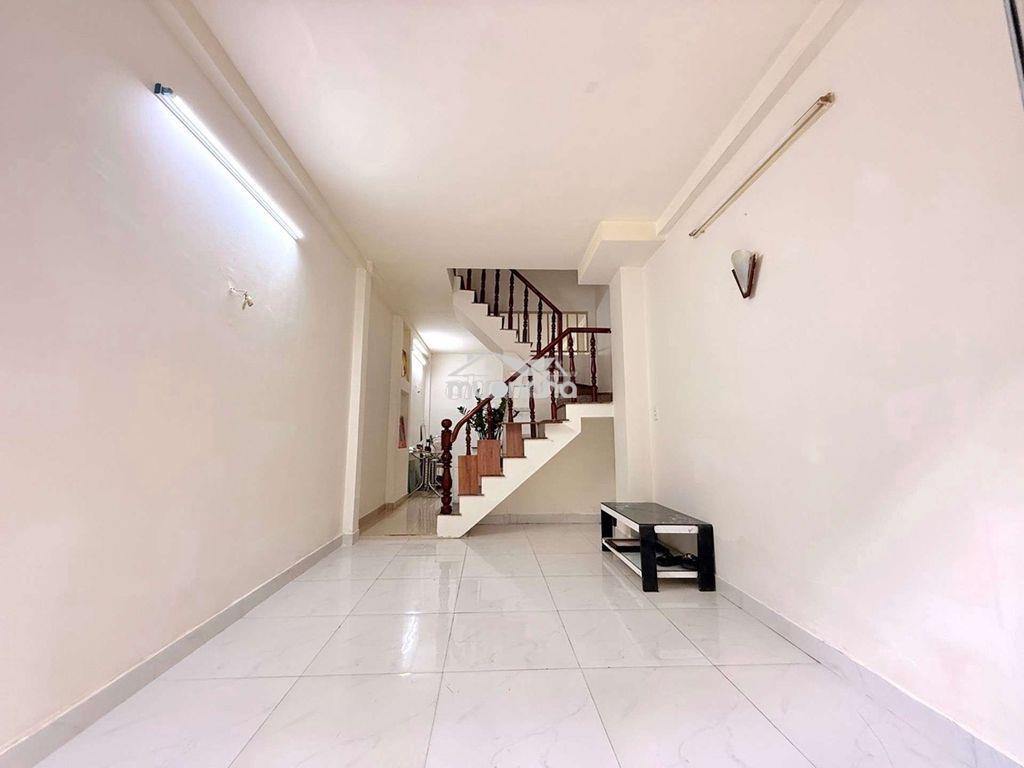 Bán nhà 2 tầng ở p11 - 31m² - nhỉnh 3 tỷ - 2