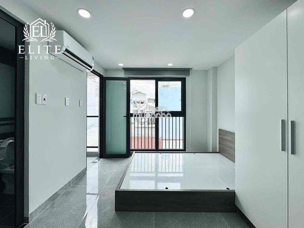 Khai trương phòng ban công cửa sổ gần công viên làng hoa - 2