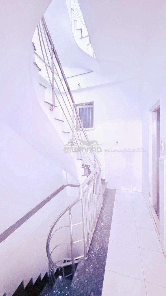 Chính chủ  nhà đất  – ngay emart 2 - 4 tầng - 145 m2 - giá 15,7 tỷ. - 4