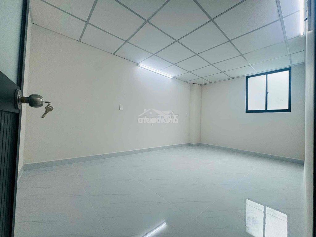 Nhà sân trước sân sau cực rộng rãi, 100m2 gồm 2pn - 4