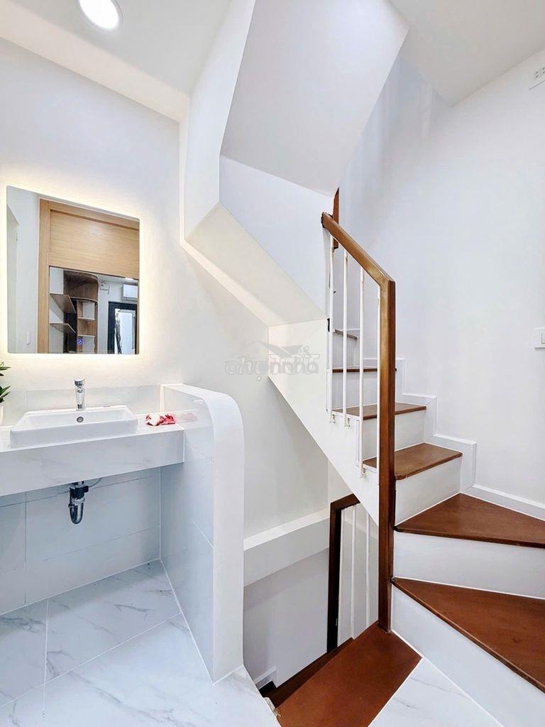 Nhà đẹp – 3. tầng btct – sát mt p bến thành – 4,18 tỷ.
