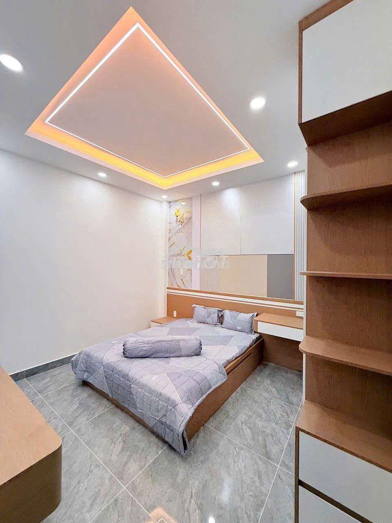 Ngang 5.7 dài 10 - 3 tầng. hẻm xe hơi ngay ngã tư âu cơ lạc long quân - 2