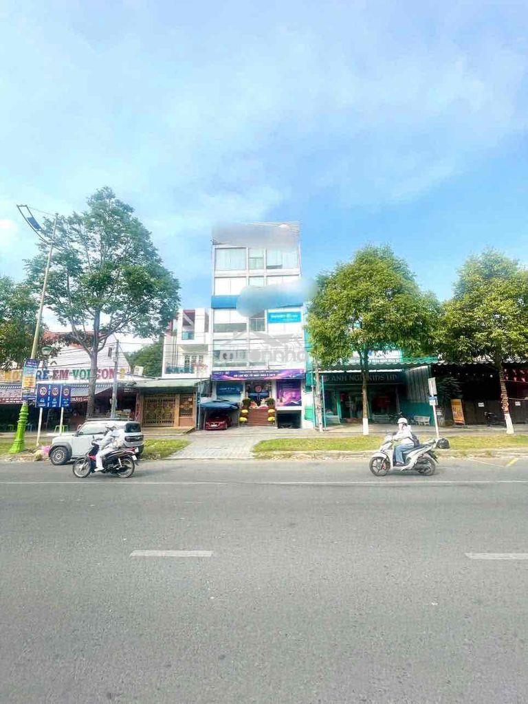 Cho thuê toà nhà 1 hầm 5 lầu, mặt tiền đường võ văn kiệt cần thơ