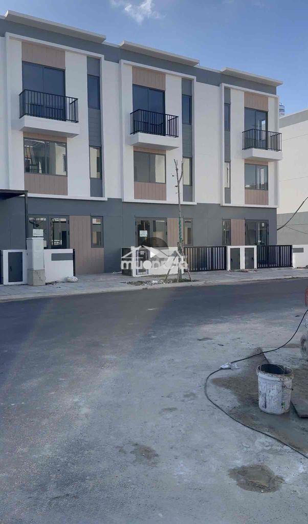Cần bán gấp nhà gần ngay ubnd chánh phú hoà bến cát