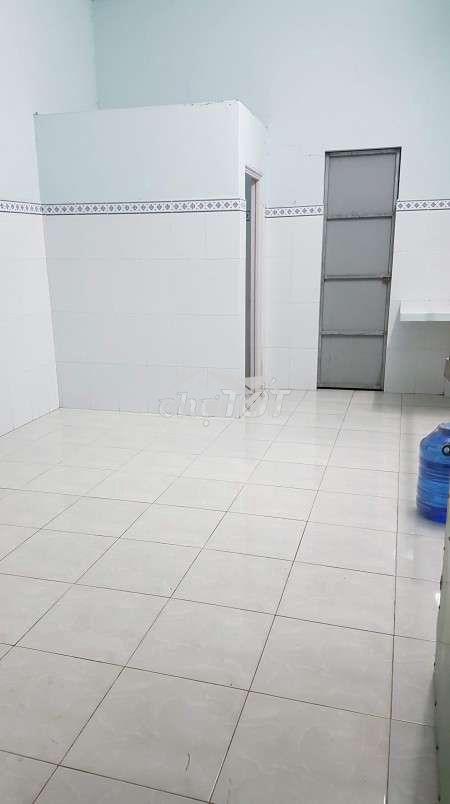 Phòng trọ ban công cửa sổ ngã tư phú nhuận - 2