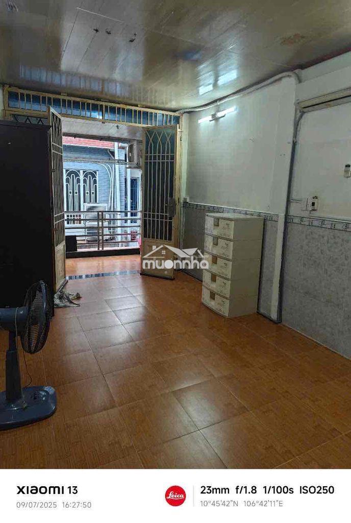 Nhà 2 phòng ngủ 3x8 hoàng diệu. khu 20 thước - 2