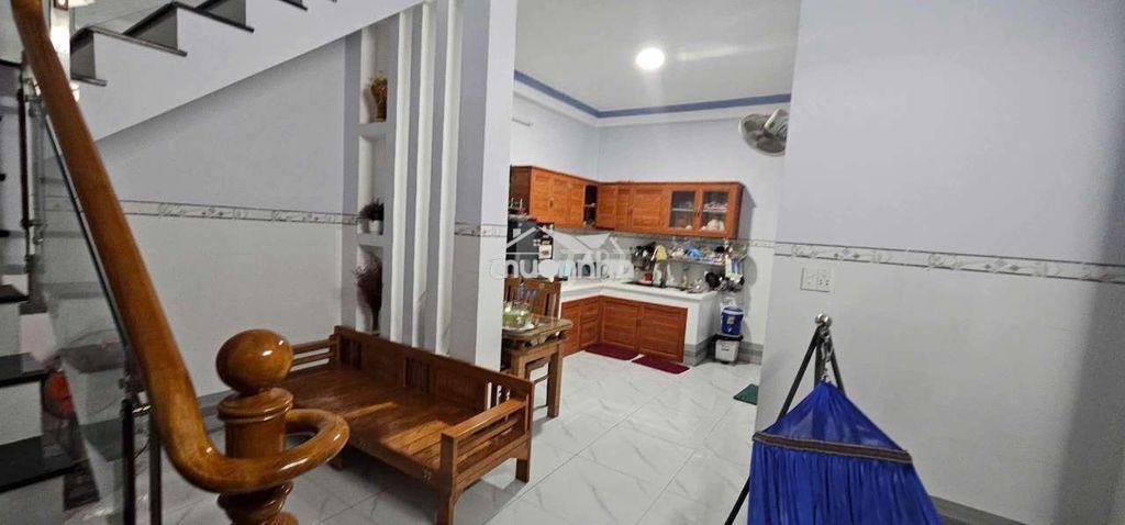 Nhà lầu gần ngã ba cây lơn giá 7 triệu  - 3