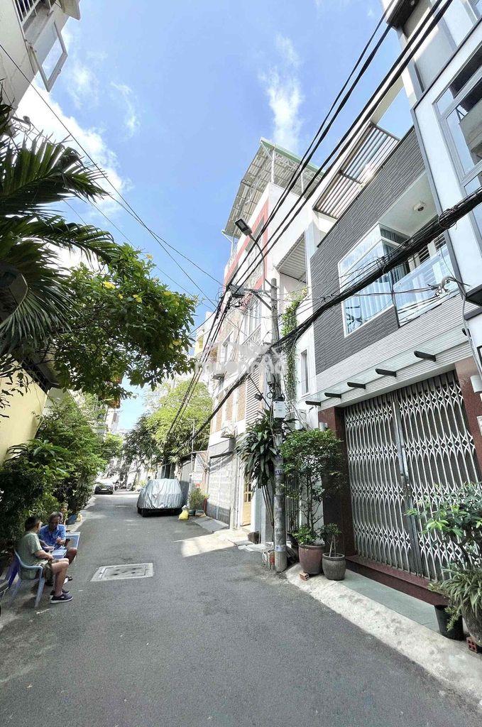 Nhà mới có thang máy, cạnh cao ốc botanic, quận phú nhuận