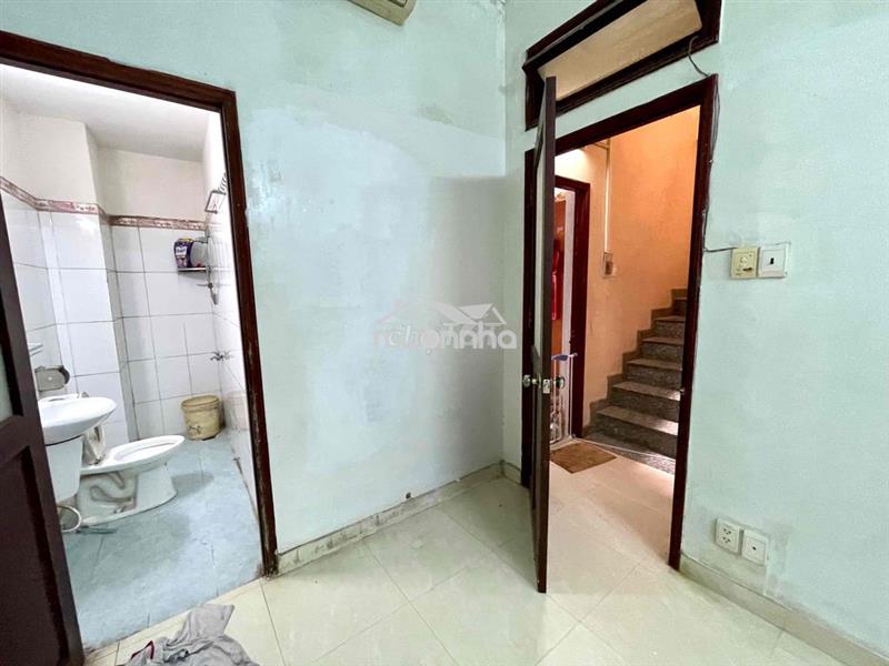 Phòng 20m2 có toilet riêng ở lầu 2 gần parcmall quận 8