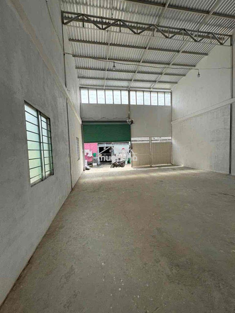 Cho thuê kho hóc môn đường 7m
