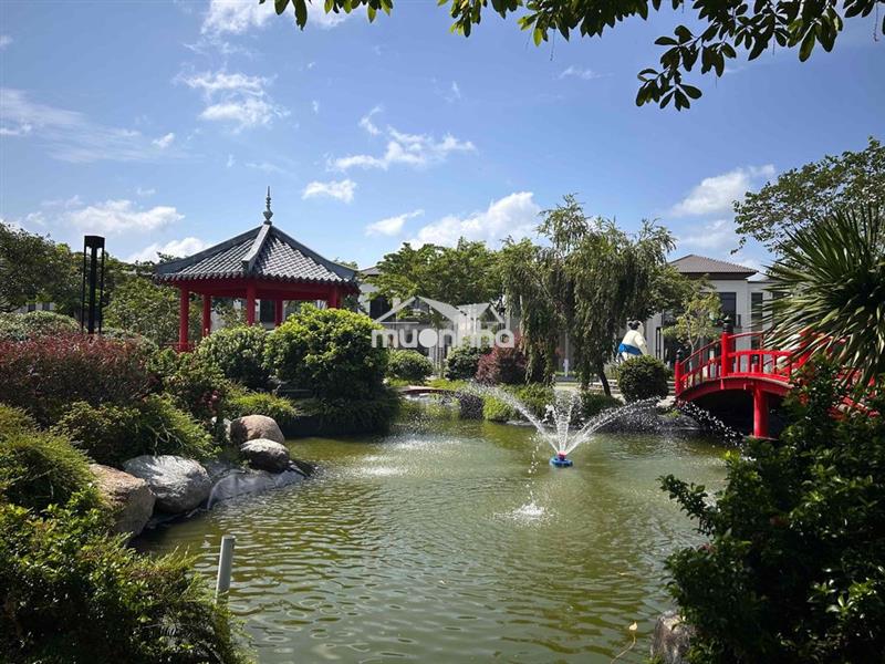 Nhà phố view công viên 4pn, 5 máy lạnh