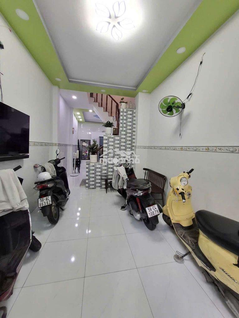 🏡 Bán nhà mới đường lê thành phương p15 q8
 - 2