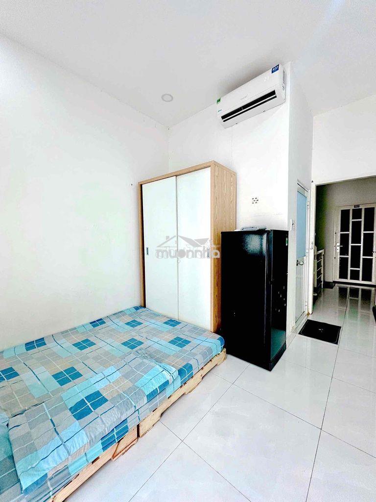 Studio ban công full nội thất ngay trần hưng đạo - q1 - 3