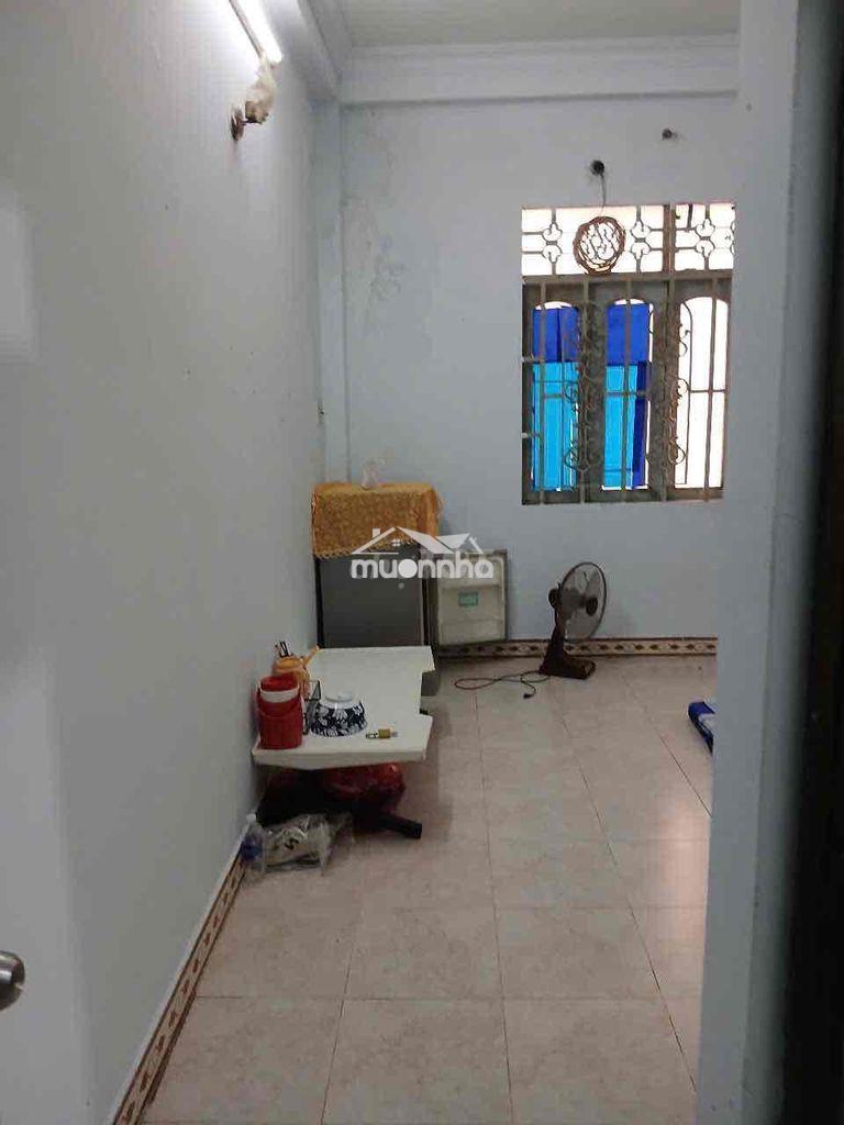 Phòng rộng rãi ngay trung tâm quận 6 - 2