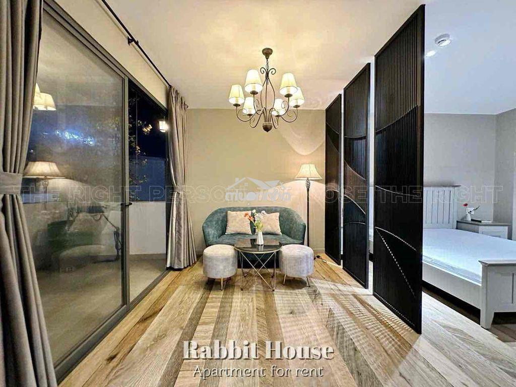 💥Căn hộ penthouse ban công sân vườn giữa lòng quận 1 - 4