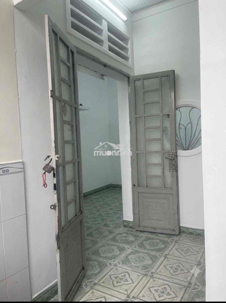 Nhà thuê bà điểm sạch sẽ (4,5x8) 1p ngủ kín . - 2