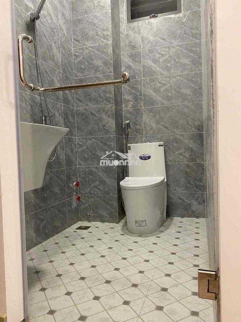 Cho thuê nhà nguyên căn đường nguyễn đình chiểu . p5. quận 3 - 4